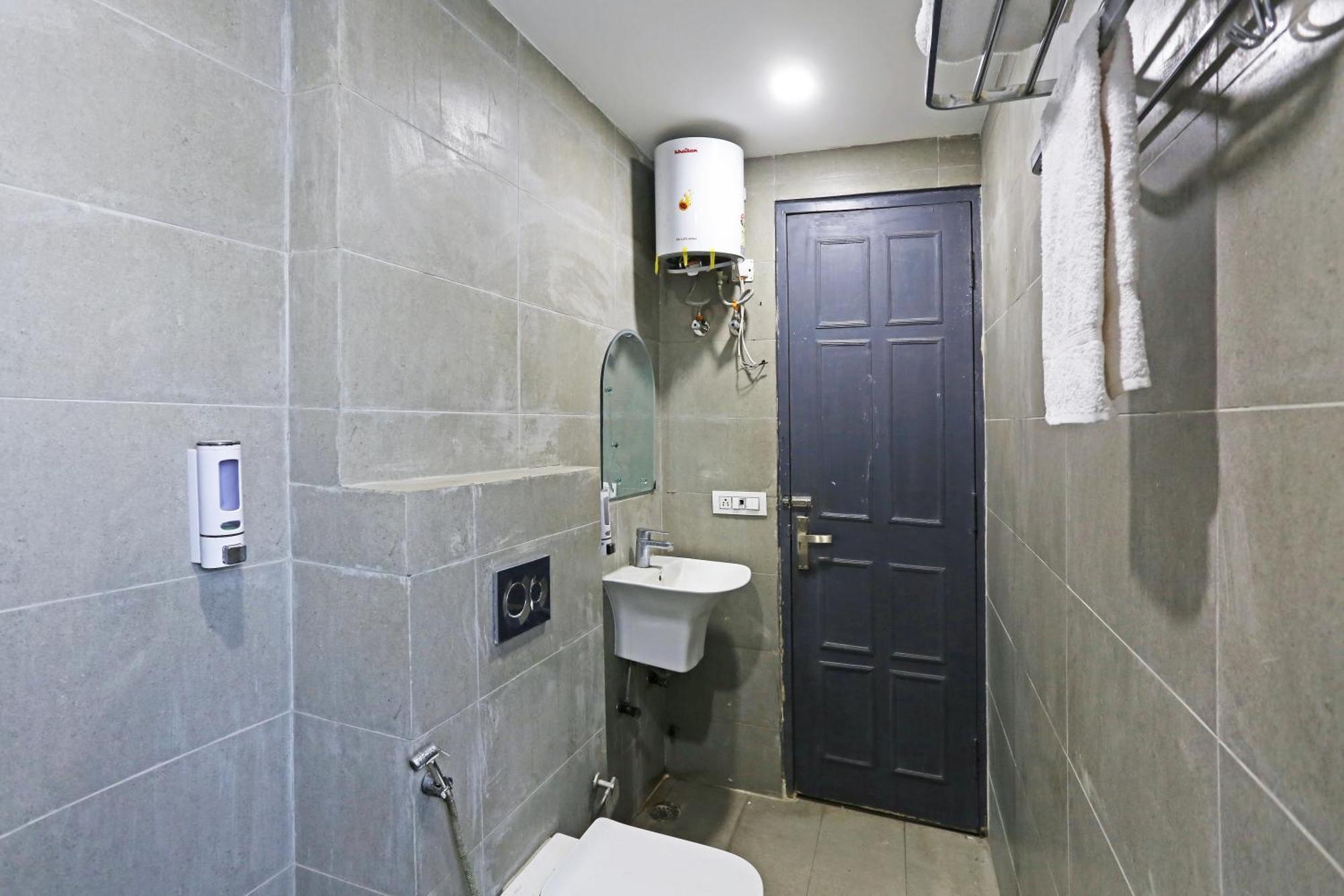 Hotel Twamev Residency Uttam Nagar Couple Friendly Delhi  Exterior foto